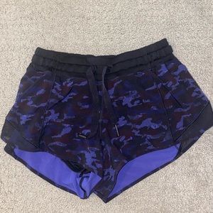 lululemon Camo Original Hotty Hot Shorts - Size 4